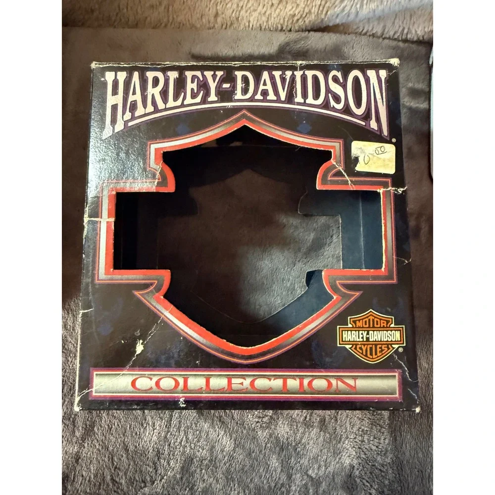 Harley Davidson‎ Christmas ornament testing area elves